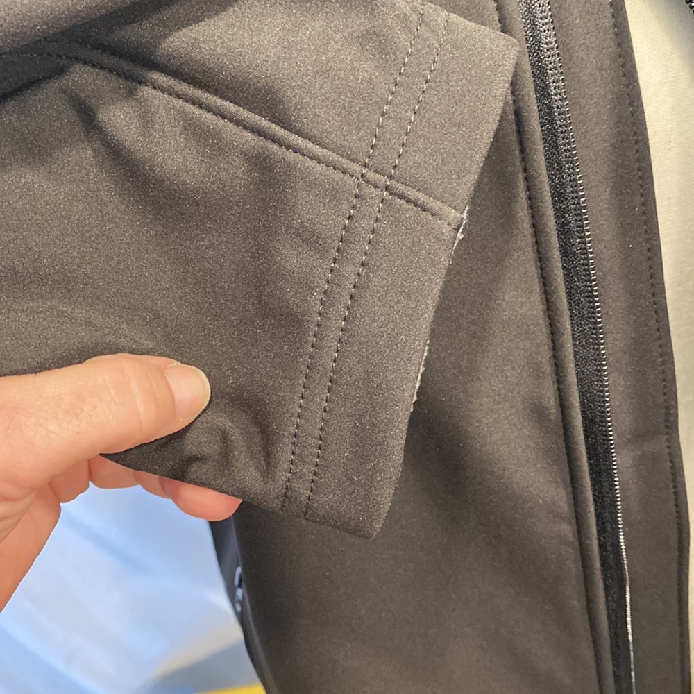 Men’s Jacket. Size small. - Picture 6 of 8